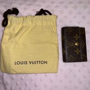 LOUIS VUITTON
Monogram Porte-Monnaie Plat Change Purse